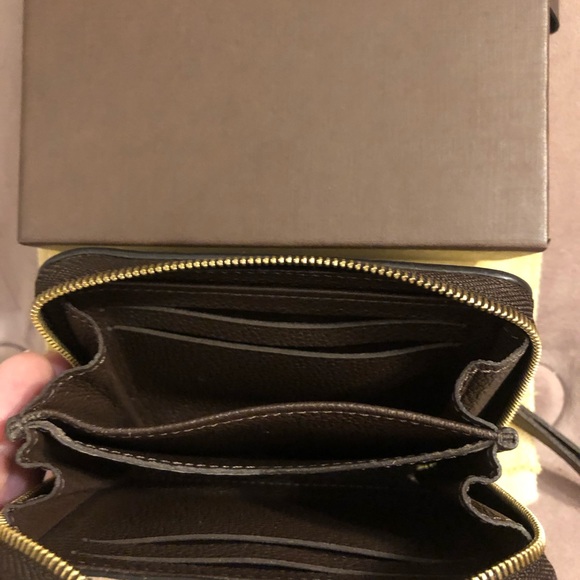 Louis Vuitton Zippy Coin Purse - Picture 4 of 14
